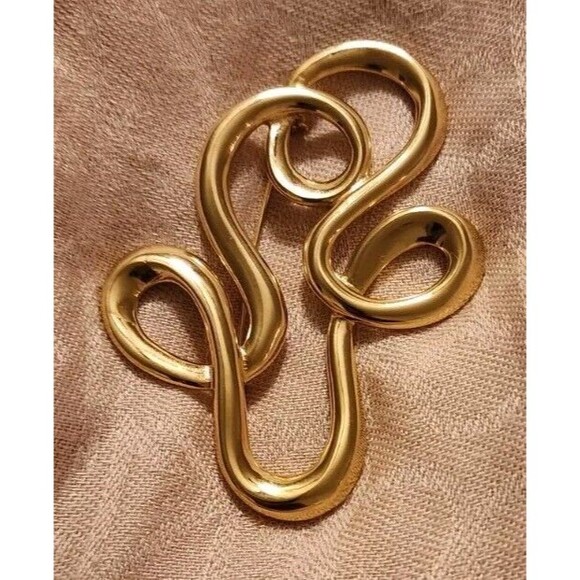 Vintage Swirl Brooch Goldtone Pin SIGNED - Picture 1 of 4
